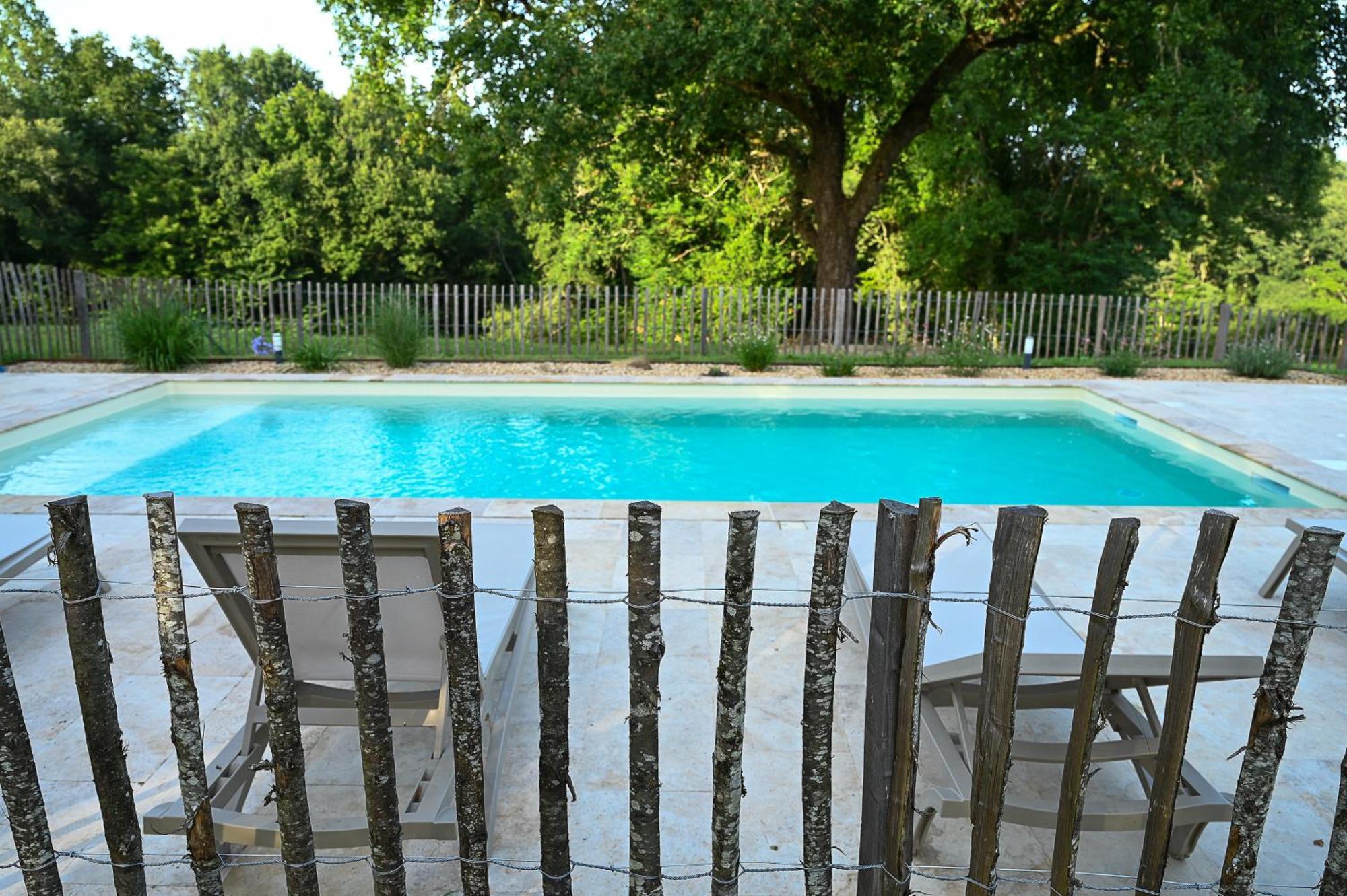 Gite Les Mareillauds - Piscine Salon Exteriör bild